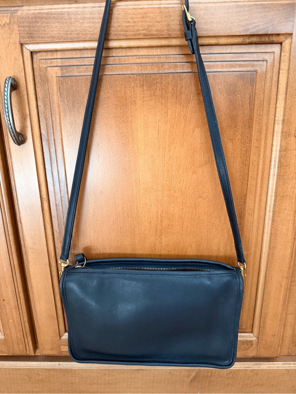Vintage Coach Dark Navy zippered Clutch with Shoulder Strap 9455
